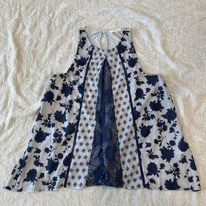 3/$15 ‎ Hint of Mint Sleeveless Blouse with Lace